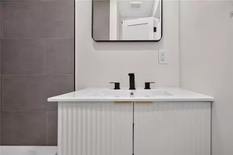 Bath - 2013 S Ralston Ave, Independence, MO 64052 photo 3 of 4
