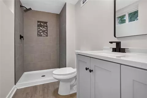 Bath - 2013 S Ralston Ave, Independence, MO 64052 photo 4 of 4