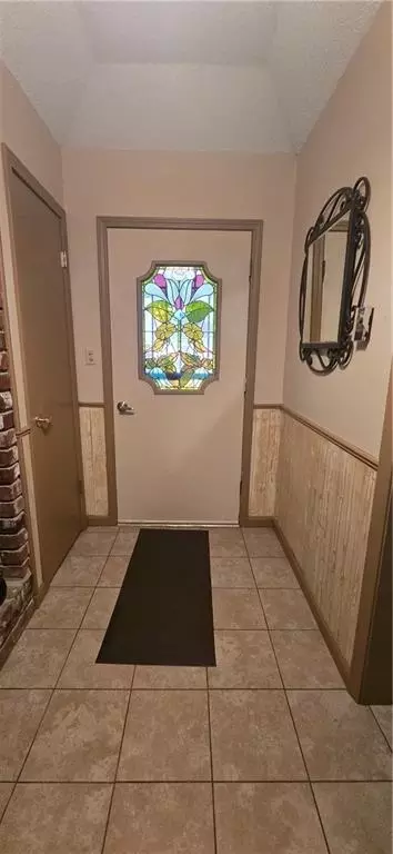 Entry Way - 413 S Dittman St, Frontenac, KS 66763 photo 1 of 2