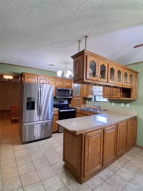 Kitchen - 413 S Dittman St, Frontenac, KS 66763 photo 5 of 7