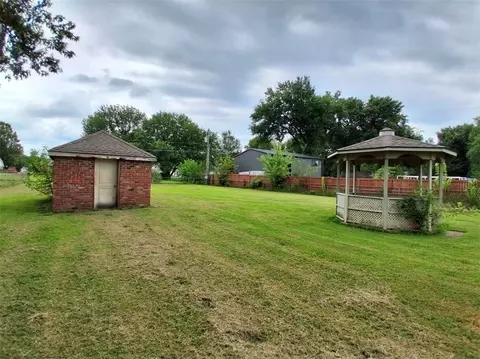 Exterior - 413 S Dittman St, Frontenac, KS 66763 photo 6 of 6