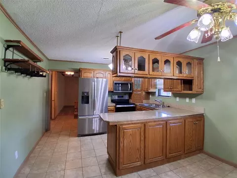 Kitchen - 413 S Dittman St, Frontenac, KS 66763 photo 4 of 7