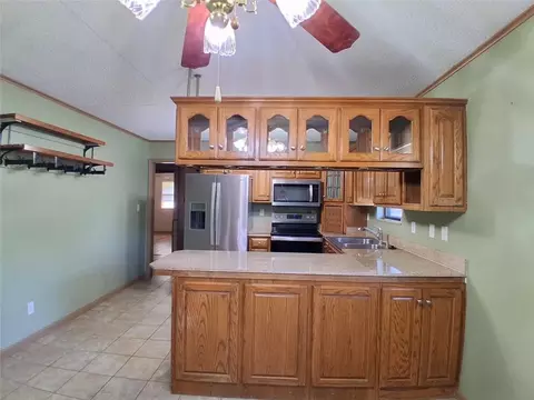 Kitchen - 413 S Dittman St, Frontenac, KS 66763 photo 2 of 7