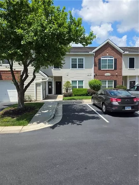 11628 Tomahawk Creek Pkwy, Leawood, KS 66211