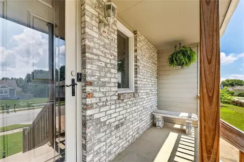503 Newport Dr, Smithville, MO 64089
