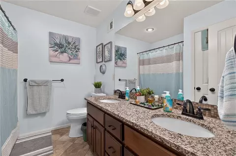 Bath - 420 Meadowlark Dr, Raymore, MO 64083 photo 7 of 7