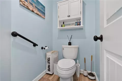 Bath - 420 Meadowlark Dr, Raymore, MO 64083 photo 6 of 7
