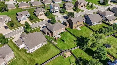 View/Area - 420 Meadowlark Dr, Raymore, MO 64083 photo 2 of 3