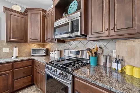 Kitchen - 420 Meadowlark Dr, Raymore, MO 64083 photo 4 of 4