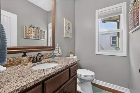 Bath - 420 Meadowlark Dr, Raymore, MO 64083 photo 1 of 7