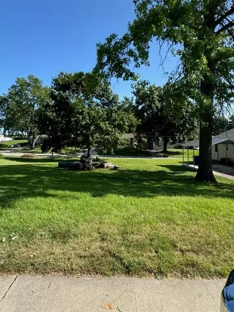 1 St, Platte City, MO 64079