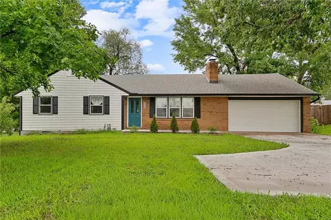 7332 Parallel Pkwy, Kansas City, KS 66112