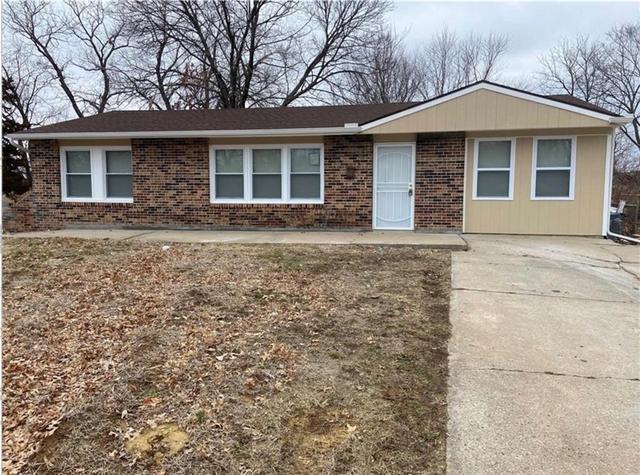 10706 Cambridge Ave, Kansas City, MO 64134