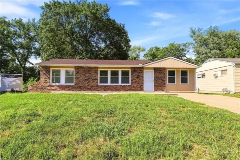 10706 Cambridge Ave, Kansas City, MO 64134
