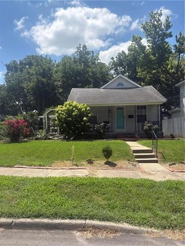 601 W 77th St, Kansas City, MO 64114