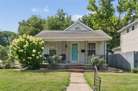 601 W 77th St, Kansas City, MO 64114