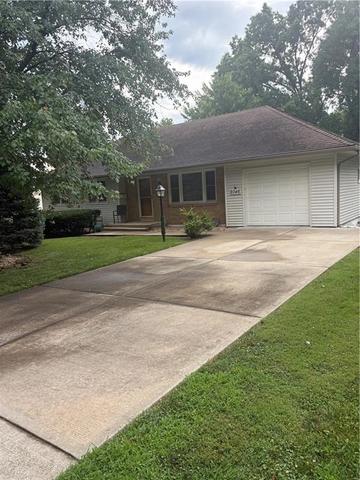 9346 Mackey St, Overland Park, KS 66212