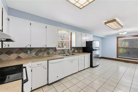 Kitchen - 804 E 10th St, Ottawa, KS 66067 photo 3 of 3