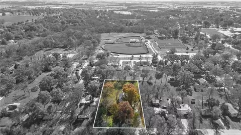 View/Area - 804 E 10th St, Ottawa, KS 66067 photo 8 of 9