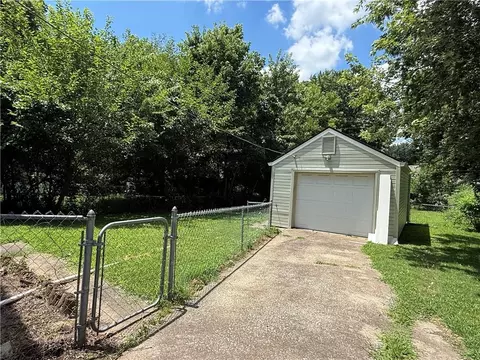 Exterior - 704 S Fuller Ave, Independence, MO 64052 photo 2 of 2
