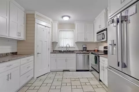 Kitchen - 902 Plattsburg St, Lathrop, MO 64465 photo 1 of 2