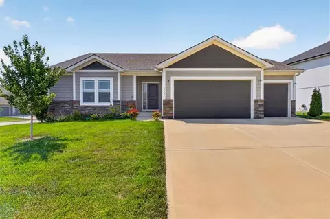 2339 NE Skopelos Ct, Blue Springs, MO 64029