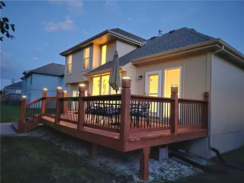 Exterior - 804 SW 34th Ter, Lees Summit, MO 64082 photo 7 of 8