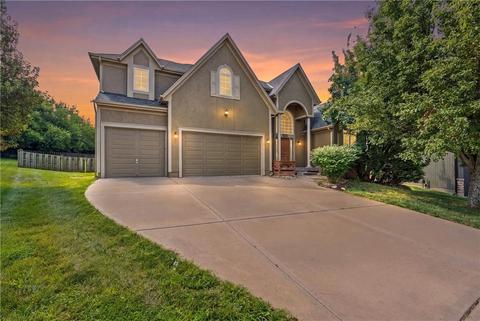 22907 W 48th St, Shawnee, KS 66226