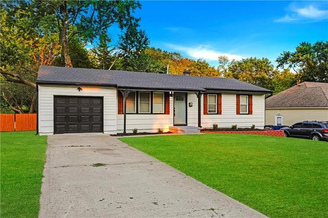 6409 N Woodland Ave, Gladstone, MO 64118