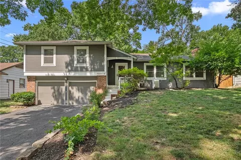 10810 Oak St, Kansas City, MO 64114
