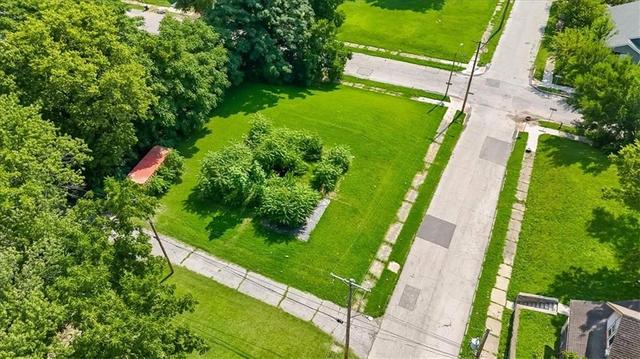 1612 E 30th St, Kansas City, MO 64109