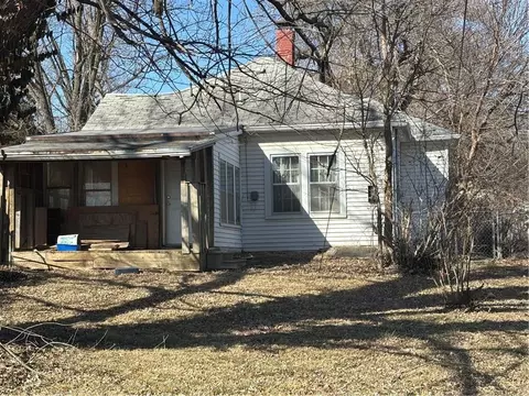 Exterior - 606 Harmon St, Saint Joseph, MO 64504 photo 2 of 3