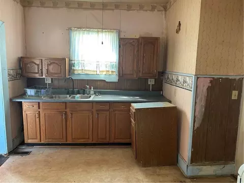 Kitchen - 606 Harmon St, Saint Joseph, MO 64504 photo 1 of 2