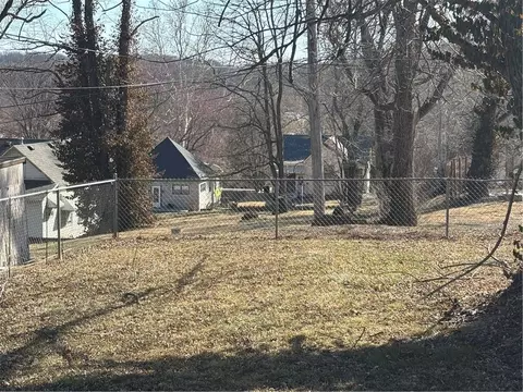 Exterior - 606 Harmon St, Saint Joseph, MO 64504 photo 3 of 3