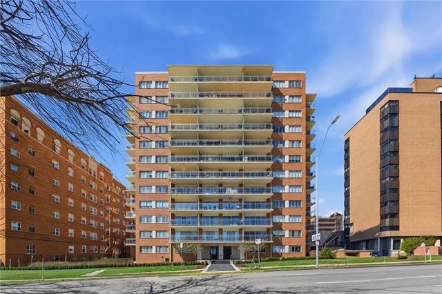 4740 Roanoke Pkwy #402, Kansas City, MO 64112