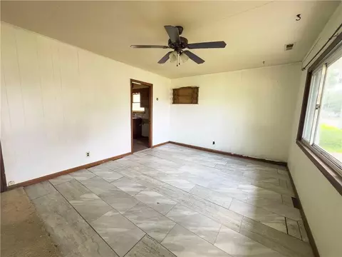 2205 Maple St, Saint Joseph, MO 64507 photo 5