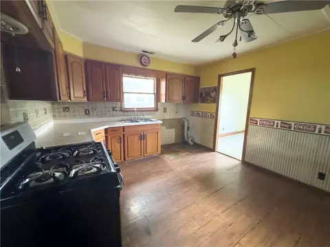 2205 Maple St, Saint Joseph, MO 64507 photo 9