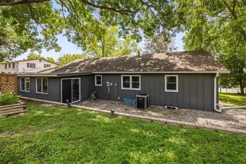 Exterior - 16314 Crackerneck Rd, Independence, MO 64055 photo 6 of 7