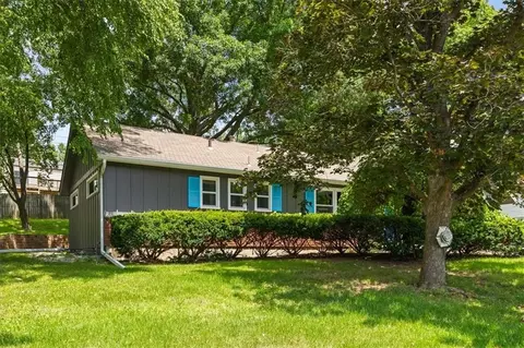 Exterior - 16314 Crackerneck Rd, Independence, MO 64055 photo 2 of 7