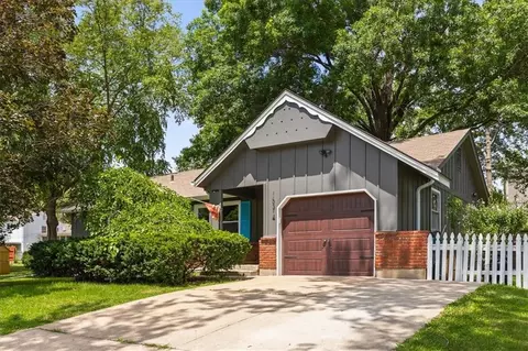 Exterior - 16314 Crackerneck Rd, Independence, MO 64055 photo 1 of 7