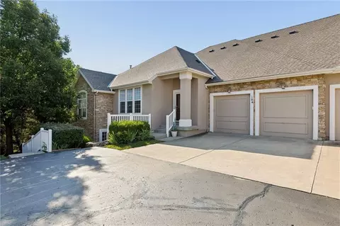 11575 S Bell Court Drive Apt 104 Dr, Olathe, KS 66061
