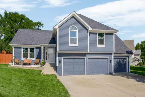 1120 NW 73rd Ter, Kansas City, MO 64118