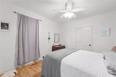 Bedroom - 534 E 2nd Ave, Garnett, KS 66032 photo 3 of 7