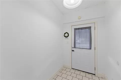 Entry Way - 534 E 2nd Ave, Garnett, KS 66032 photo 1 of 2