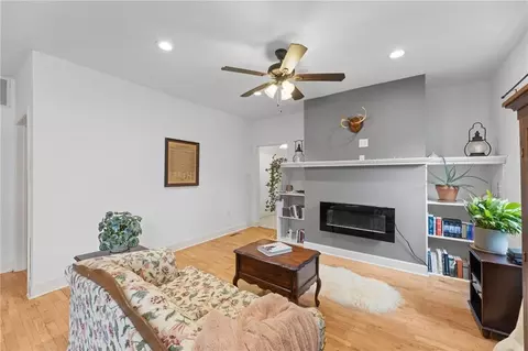 Living - 534 E 2nd Ave, Garnett, KS 66032 photo 1 of 2