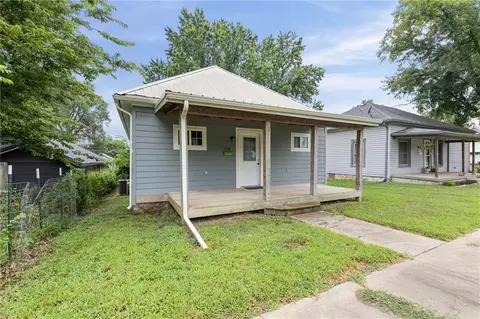 Exterior - 534 E 2nd Ave, Garnett, KS 66032 photo 2 of 8