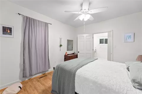 Bedroom - 534 E 2nd Ave, Garnett, KS 66032 photo 6 of 7