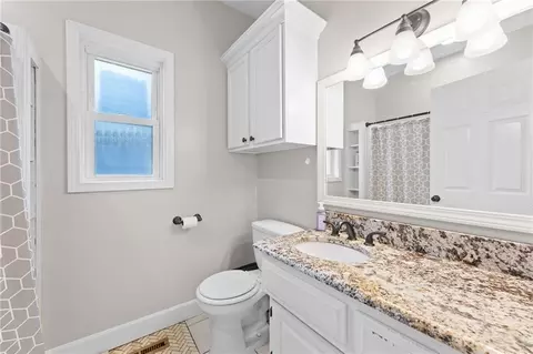 Bath - 534 E 2nd Ave, Garnett, KS 66032 photo 1 of 3