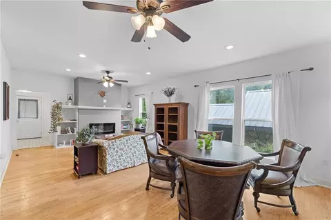 Dining - 534 E 2nd Ave, Garnett, KS 66032 photo 2 of 2