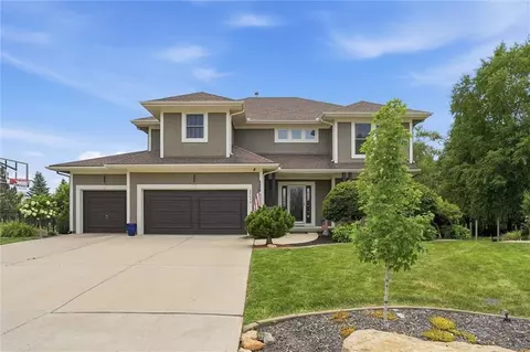 25419 W 150th Ter, Olathe, KS 66061